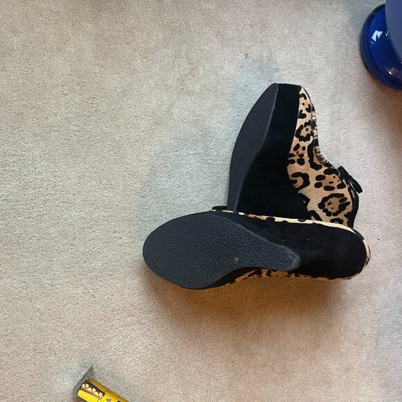 L.A.M.B. Gwen Stefani Leopard Wedge Shoes - 7 1/2 M - Picture 9 of 9